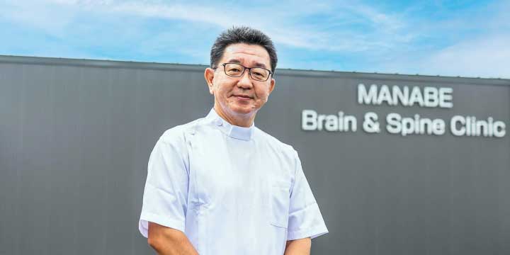 院長　診察の様子