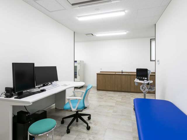 スライド7　診察室