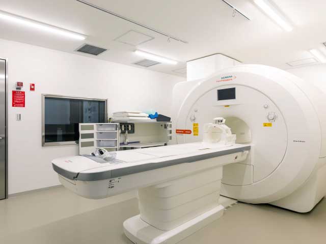 スライド10　MRI